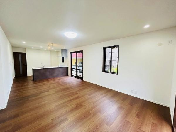 西尾市新渡場町中切の中古一戸建て