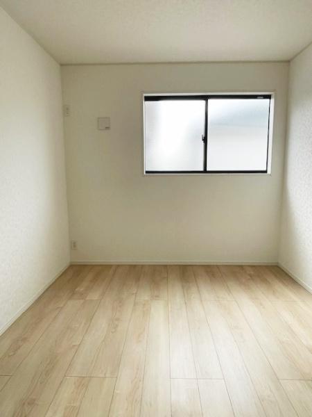 知立市新林町全3棟2号棟　新築戸建て