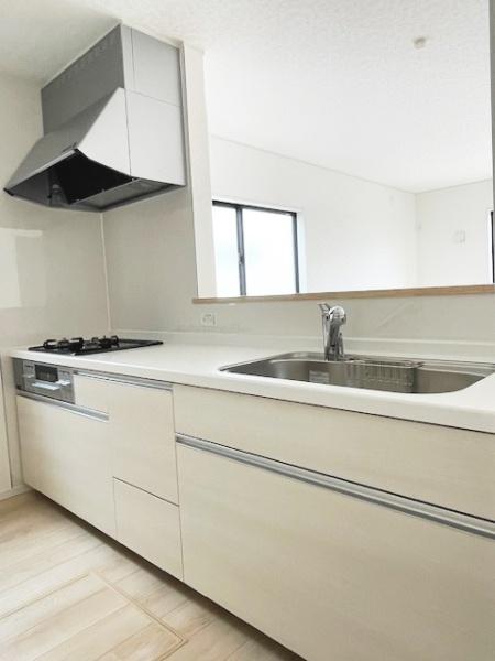 高浜市小池町全3棟2号棟　新築戸建て