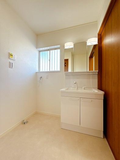 西尾市一色町大塚惣池の中古一戸建て