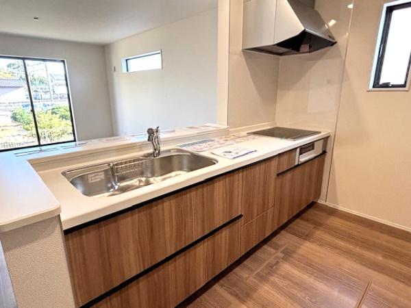 刈谷市小垣江駅前　新築戸建て