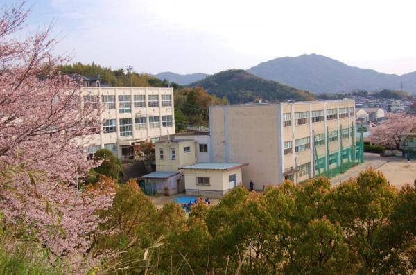 蒲郡市竹谷町井瀬木全3棟2号棟　新築戸建て(蒲郡市立塩津中学校)