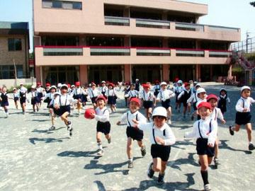 シャトー岡崎３番館(聖園マリア幼稚園)