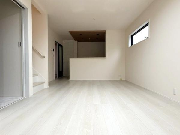岡崎市緑丘全2棟2号棟　新築戸建て