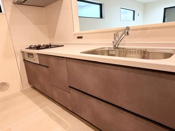 岡崎市緑丘全2棟2号棟　新築戸建て