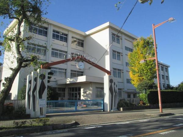 豊田市上郷町４丁目の土地(豊田市立高嶺小学校)