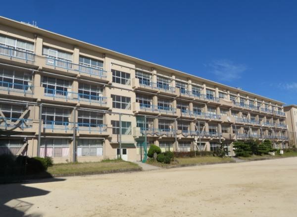岡崎市六供町1棟　モデルハウス(岡崎市立葵中学校)
