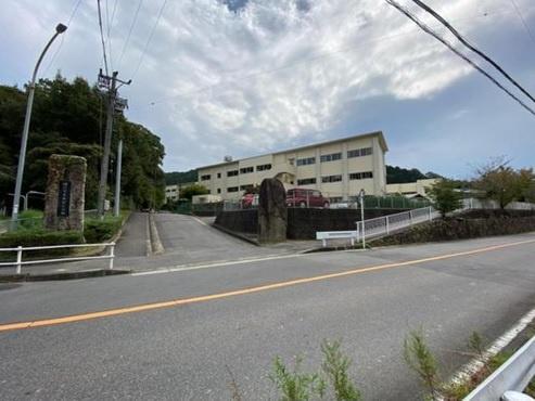岡崎市本宿町字梨子木の土地(岡崎市立本宿小学校)