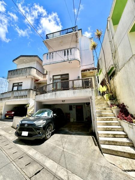首里鳥堀町4丁目　屋上付4階建RC住宅