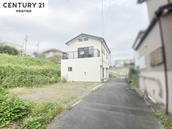 四日市市生桑町の中古一戸建て(前面道路含む現地写真)
