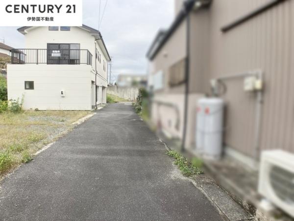 四日市市生桑町の中古一戸建て(前面道路含む現地写真)