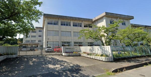 四日市市桜台２丁目の土地(四日市市立桜中学校)