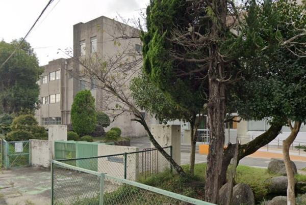 四日市市北小松町の中古一戸建て(四日市市立内部小学校)