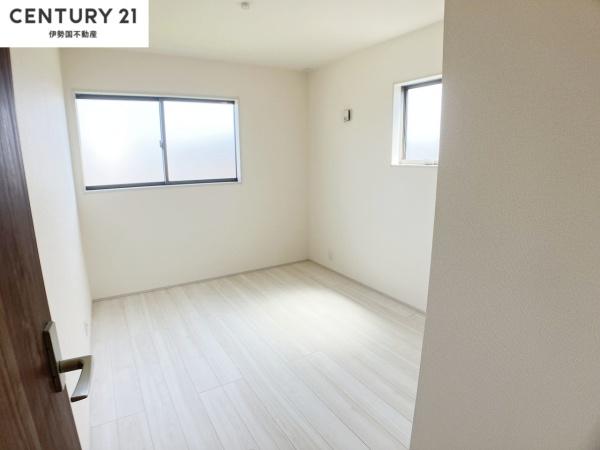リーブルガーデン四日市市智積町　３号棟