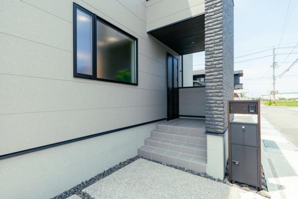 リーブルガーデン四日市市楠町北五味塚第１０　７号棟