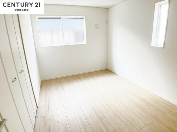 クレイドルガーデン菰野町大羽園紫垣町　第２　１号棟