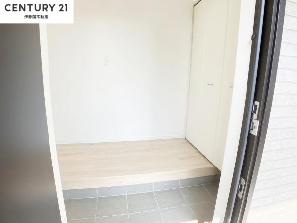 クレイドルガーデン菰野町大羽園紫垣町　第２　１号棟