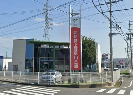 四日市市あがたが丘３丁目の中古一戸建て(北伊勢上野信用金庫あがた支店)