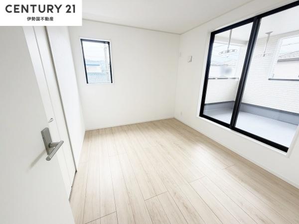 クレイドルガーデン菰野町菰野第13　1号棟