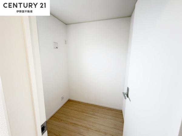 クレイドルガーデン菰野町菰野第13　1号棟