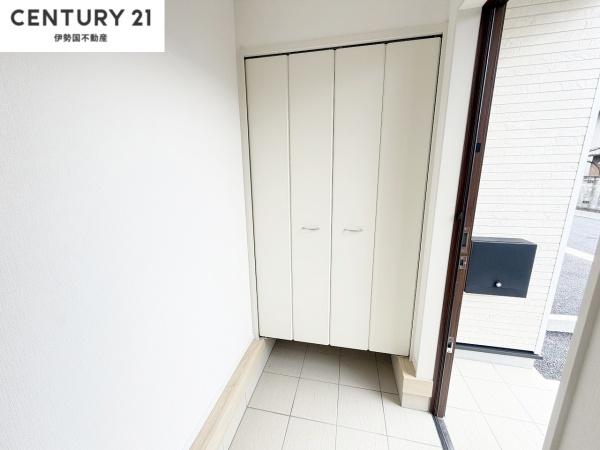 クレイドルガーデン菰野町菰野第13　1号棟