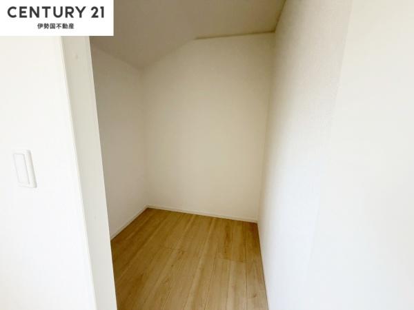 クレイドルガーデン菰野町菰野　第14　1号棟