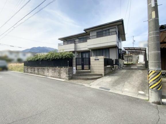 菰野町大羽根園大家族の家