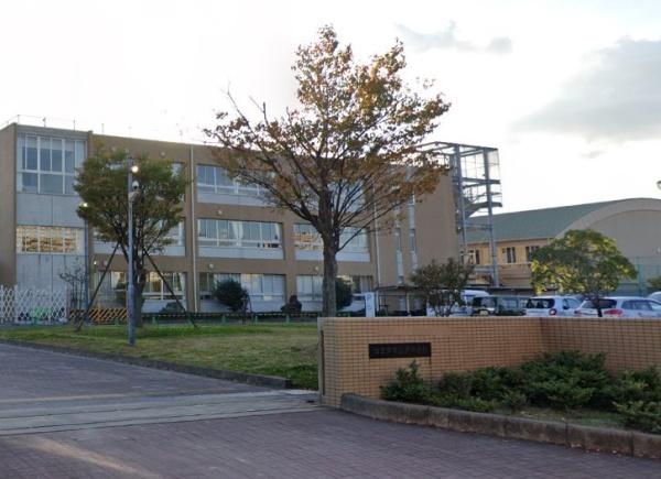 クレイドルガーデン四日市市曙町　第1　３号棟(四日市市立港中学校)