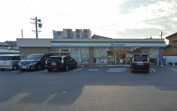 リナージュネクスジー四日市市小杉町02期　1号棟(ファミリーマート四日市小杉町店)