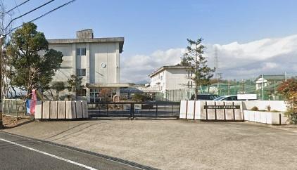 リーブルガーデン四日市市東坂部町　２号棟(四日市市立三重平中学校)