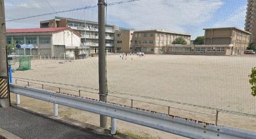 四日市市茂福町の中古一戸建て(四日市市立富田小学校)