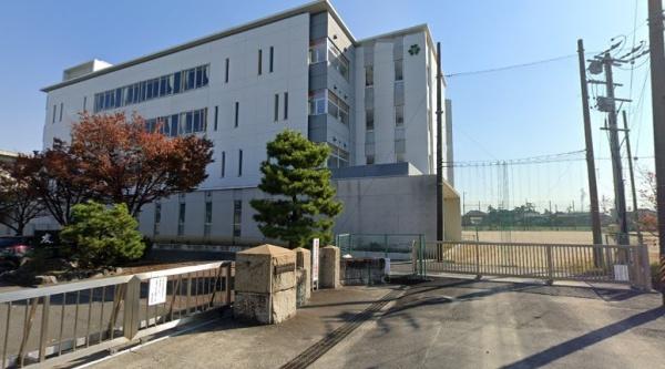 四日市市茂福町の中古一戸建て(四日市市立富田中学校)