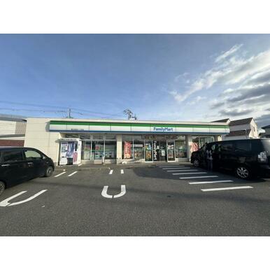 トレステージ追分1丁目　５号地(ファミリーマート四日市追分一丁目店)