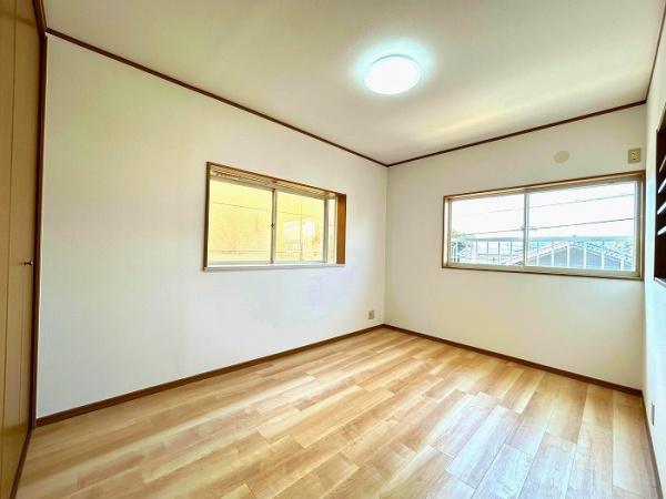 亀山市能褒野町の中古一戸建て