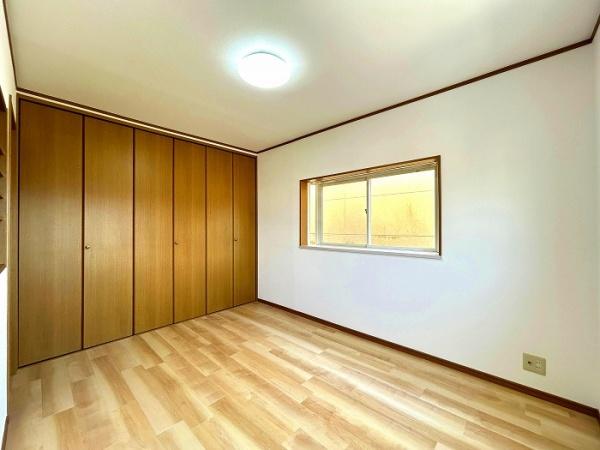 亀山市能褒野町の中古一戸建て