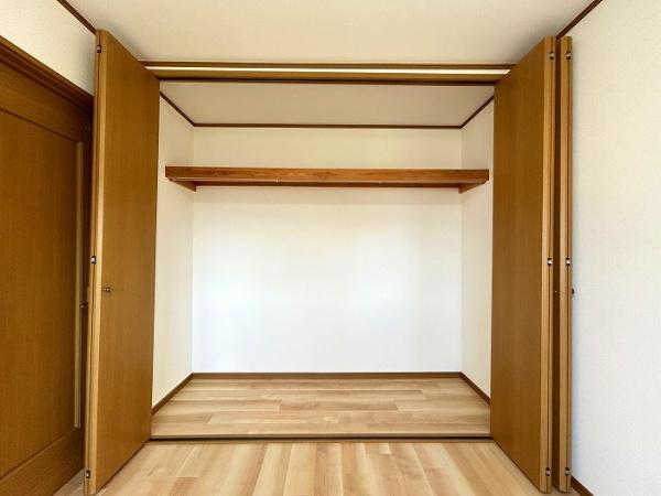 亀山市能褒野町の中古一戸建て