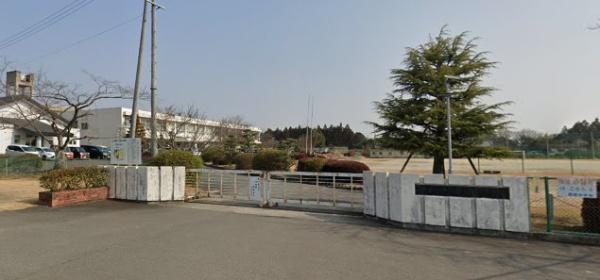 四日市市西山町の土地(四日市市立西陵中学校)