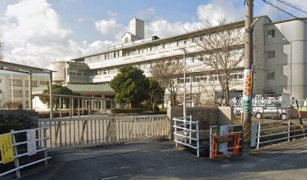 四日市市川島町の中古一戸建て(四日市市立三滝中学校)