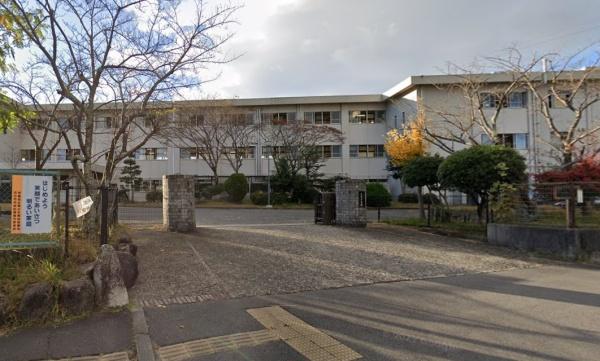 四日市市西松本町の中古一戸建て(四日市市立常磐中学校)