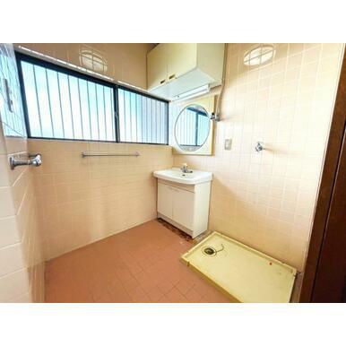 鈴鹿市岸岡町　中古戸建