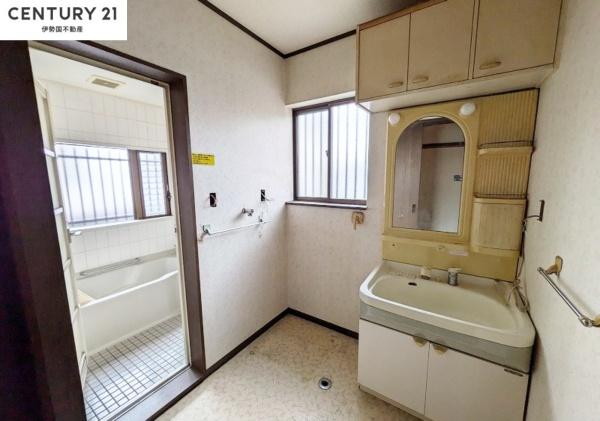 鈴鹿市平田２丁目の中古一戸建て