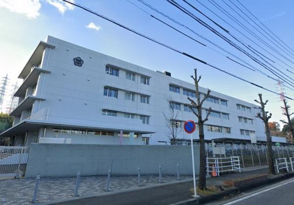 四日市市高花平1丁目の中古一戸建て(四日市市立西笹川中学校)