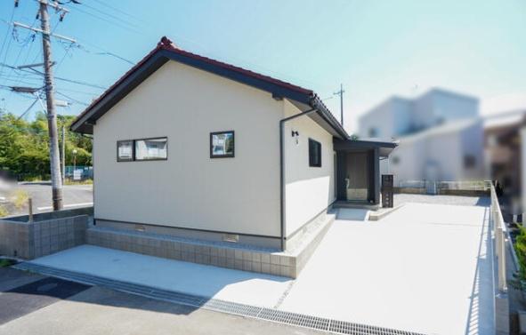 四日市市高花平１丁目の中古一戸建て