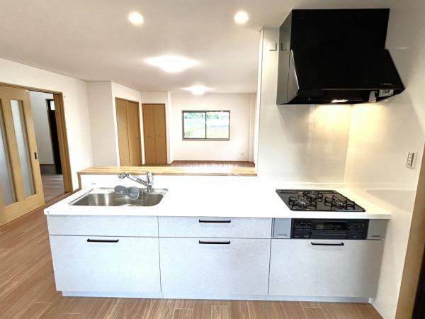 鈴鹿市鈴鹿ハイツ　中古戸建