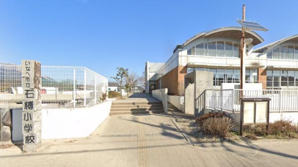 リーブルガーデンいなべ市大安町石榑東 1号棟(いなべ市立石榑小学校)