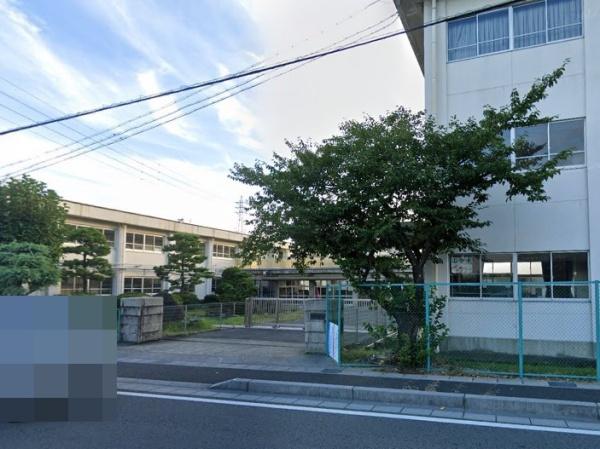 四日市市垂坂新町の中古一戸建て(四日市市立山手中学校)