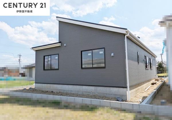 リーブルガーデン菰野町竹成第２　２号棟
