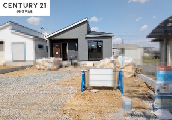 リーブルガーデン菰野町竹成第２　２号棟
