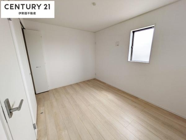 クレイドルガーデン鈴鹿市道伯第1　1号棟