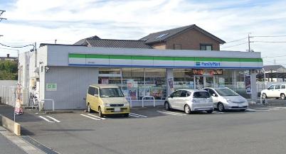クレイドルガーデン川越町亀崎新田第3 1号棟(ファミリーマート名四川越店)